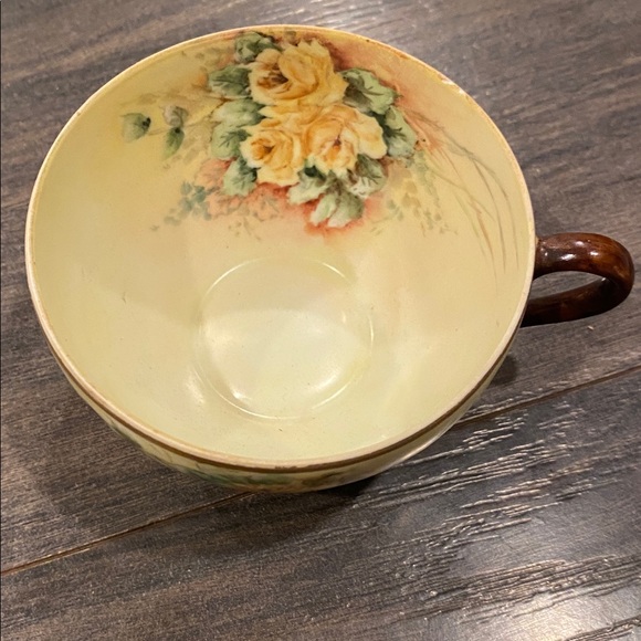 Floral Teacup and Saucer Set - Picture 4 of 11